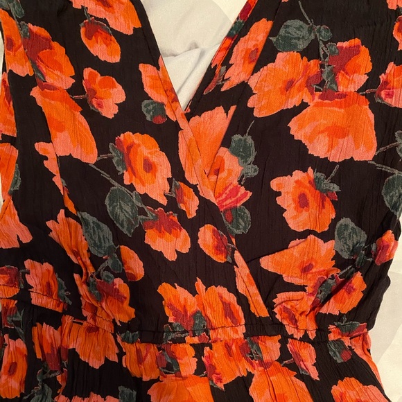 Billabong floral v-cut romper - Picture 4 of 6